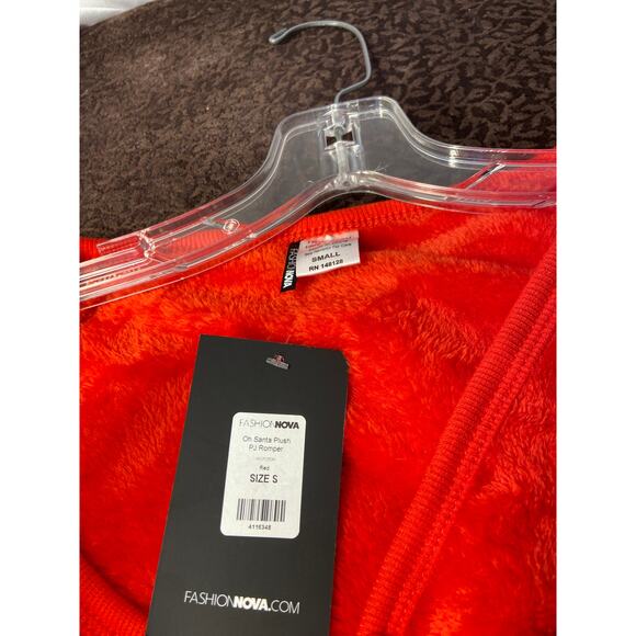 Fashion Nova Oh Santa plush PJ/Romper  . - Picture 5 of 7